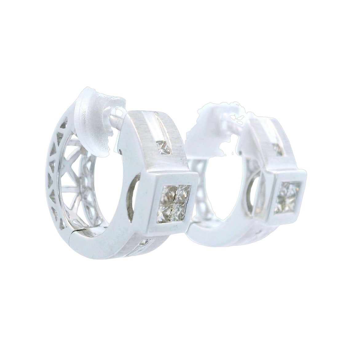 14k White Gold Diamond Huggie Hoop Earrings 0.30ctw VS2 H Color: 14k White Gold Diamond Huggie Hoop Earrings 0.30ctw VS2 H Color These exquisite huggie hoop earrings are crafted from solid 14k white gold and showcase a dual brushed polished finish, adding an elegan