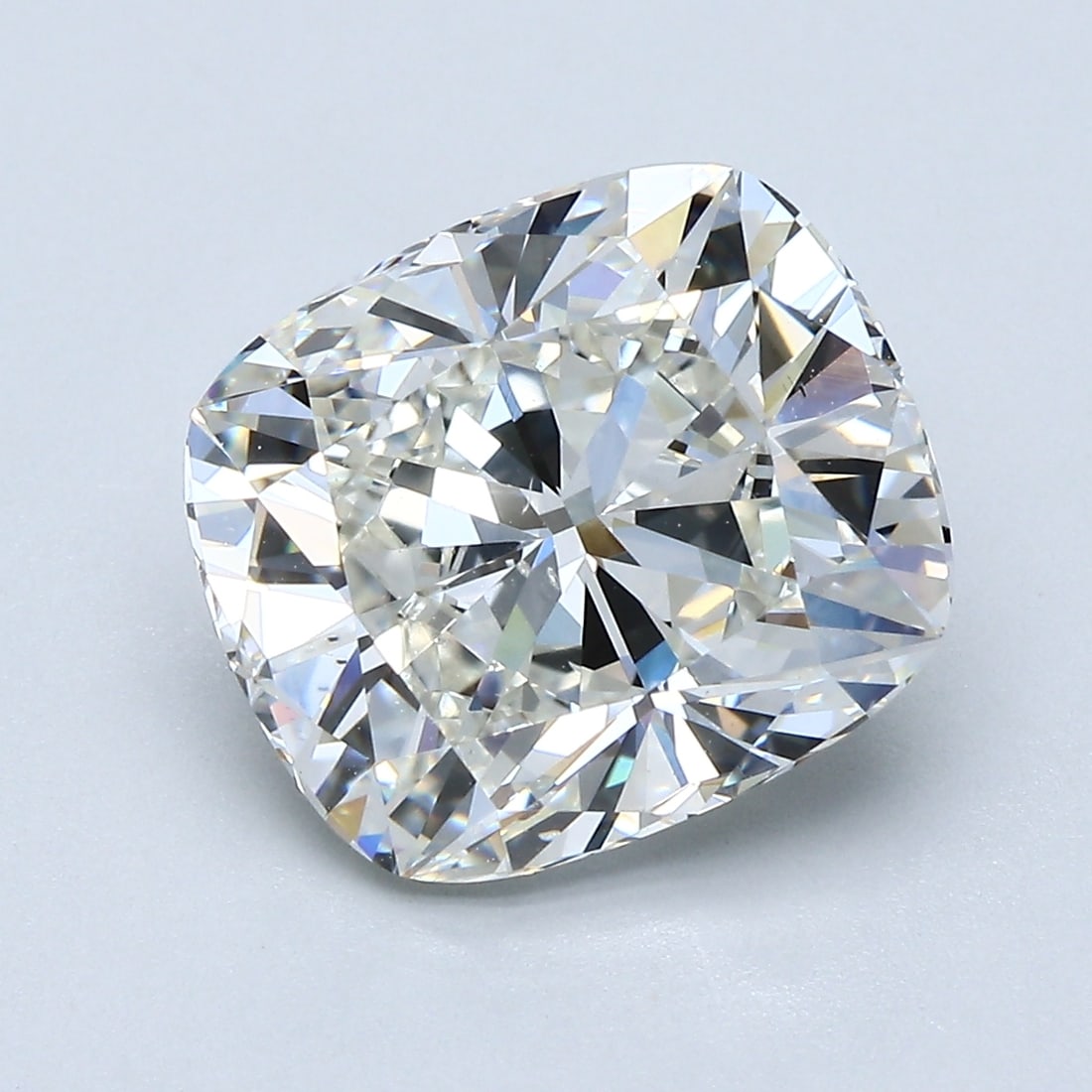 Loose Diamond - CUSHION 5.01ct I VS2: Loose Diamond - CUSHION 5.01ct I VS2 Source: Natural Mined Diamond Shape: CUSHION Carats: 5.01 Color: I Clarity: VS2 Certification: GIA PLEASE NOTE: Framed, Large, or heavy items do not have shipping