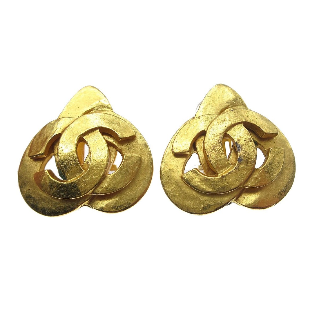 Heart Shaped Gold Tone Earrings with CC Logo by Chanel: Heart Shaped Gold Tone Earrings with CC Logo by Chanel These Chanel earrings feature the iconic CC logo in a heart design with a gold tone finish. Designed for female wearers, they are in fair conditi