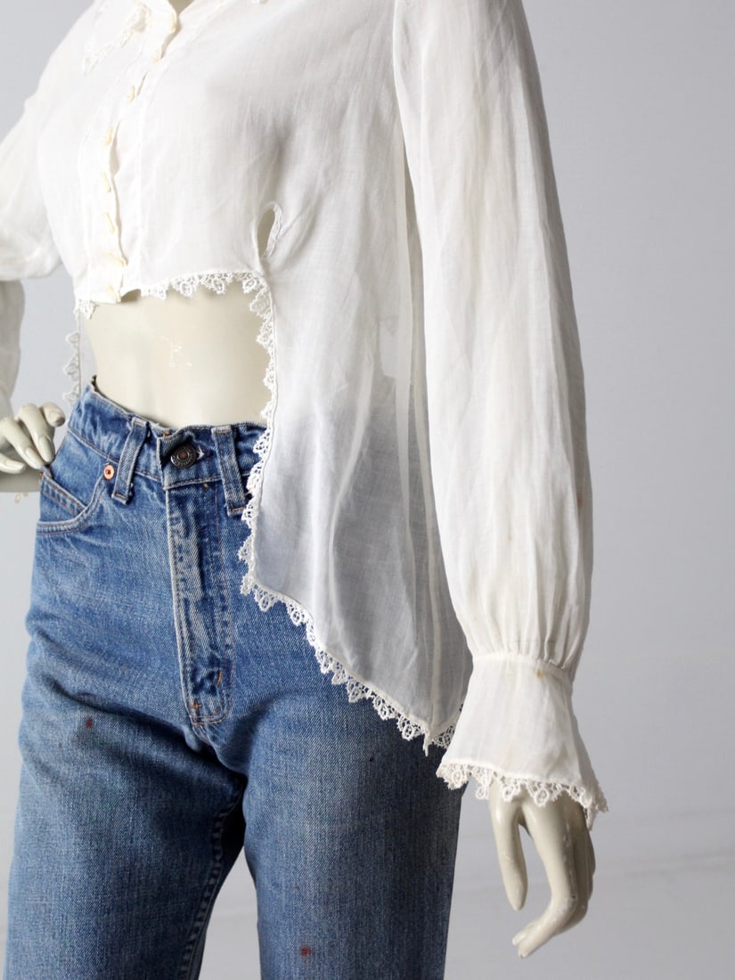 Vintage White Cotton Lace Blouse with Button Closure (1 of 11)