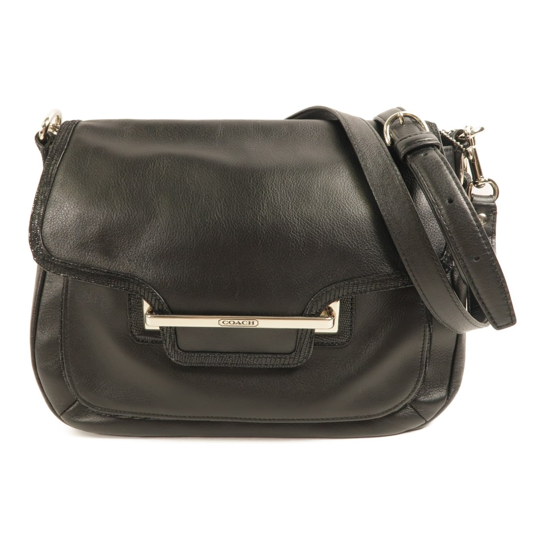 COACH Black Calfskin 2 Way Shoulder Bag Elegant Design: COACH Black Calfskin 2 Way Shoulder Bag Elegant Design This stylish 2 Way Shoulder Bag from COACH is crafted from luxurious black calfskin leather, offering both elegance and durability. With dimensio