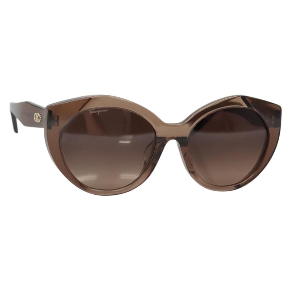 Salvatore Ferragamo Gancini Brown Sunglasses Plastic Auth Italy: Salvatore Ferragamo Gancini Brown Sunglasses Plastic Auth Italy Elevate your style with these exquisite Salvatore Ferragamo Gancini Sunglasses. Crafted from high-quality plastic, these sunglasses feat