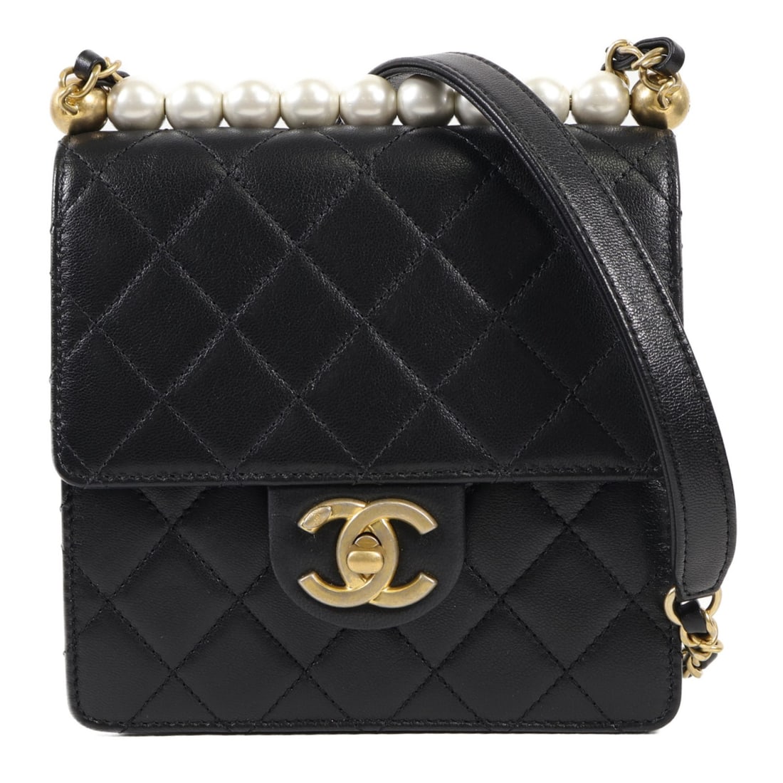 CHANEL CC Shoulder Bag Black Lambskin Leather GHW: CHANEL CC Shoulder Bag Black Lambskin Leather GHW This elegant CHANEL shoulder bag is crafted from luxurious black lambskin leather, featuring the iconic CC logo. Designed for both style and functiona