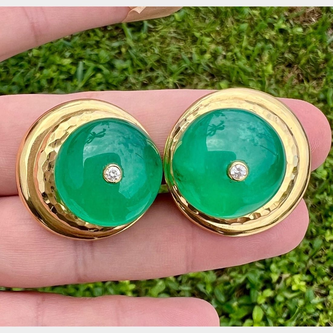 ANDREW CLUNN 18K Yellow Gold Earrings with 2 Diamonds: ANDREW CLUNN 18K Yellow Gold Earrings with 2 Diamonds These exquisite 18K yellow gold earrings by Andrew Clunn combine elegance with a touch of sparkle. Weighing 43.5 grams, they are adorned with two