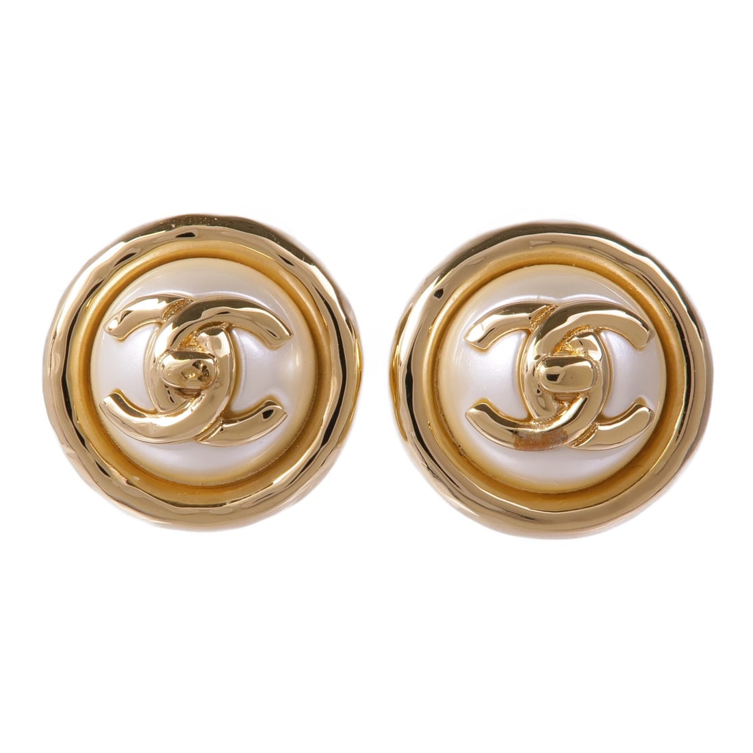 Chanel White Gold Tone CC Pierced Earrings Accessories: Chanel White Gold Tone CC Pierced Earrings Accessories Elevate your accessory collection with these stunning CHANEL CC Earrings. Crafted with a blend of materials, these pierced earrings feature a str