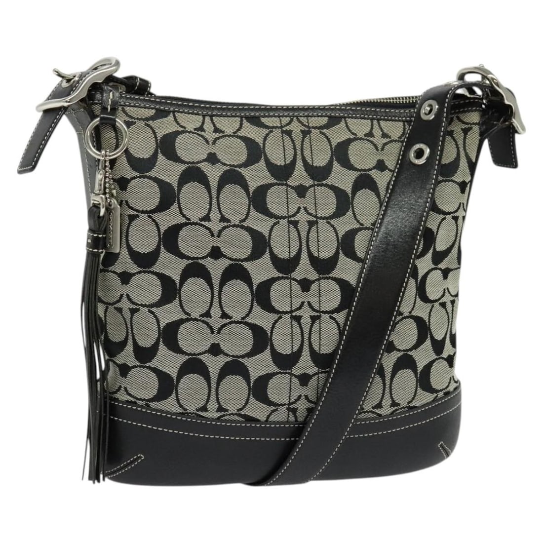 Coach Signature Gray Silver Canvas Shoulder Bag Auth 138505: Coach Signature Gray Silver Canvas Shoulder Bag Auth 138505 This stylish Coach Signature Shoulder Bag is crafted from durable canvas in a sleek gray and silver color combination. Designed for versatil