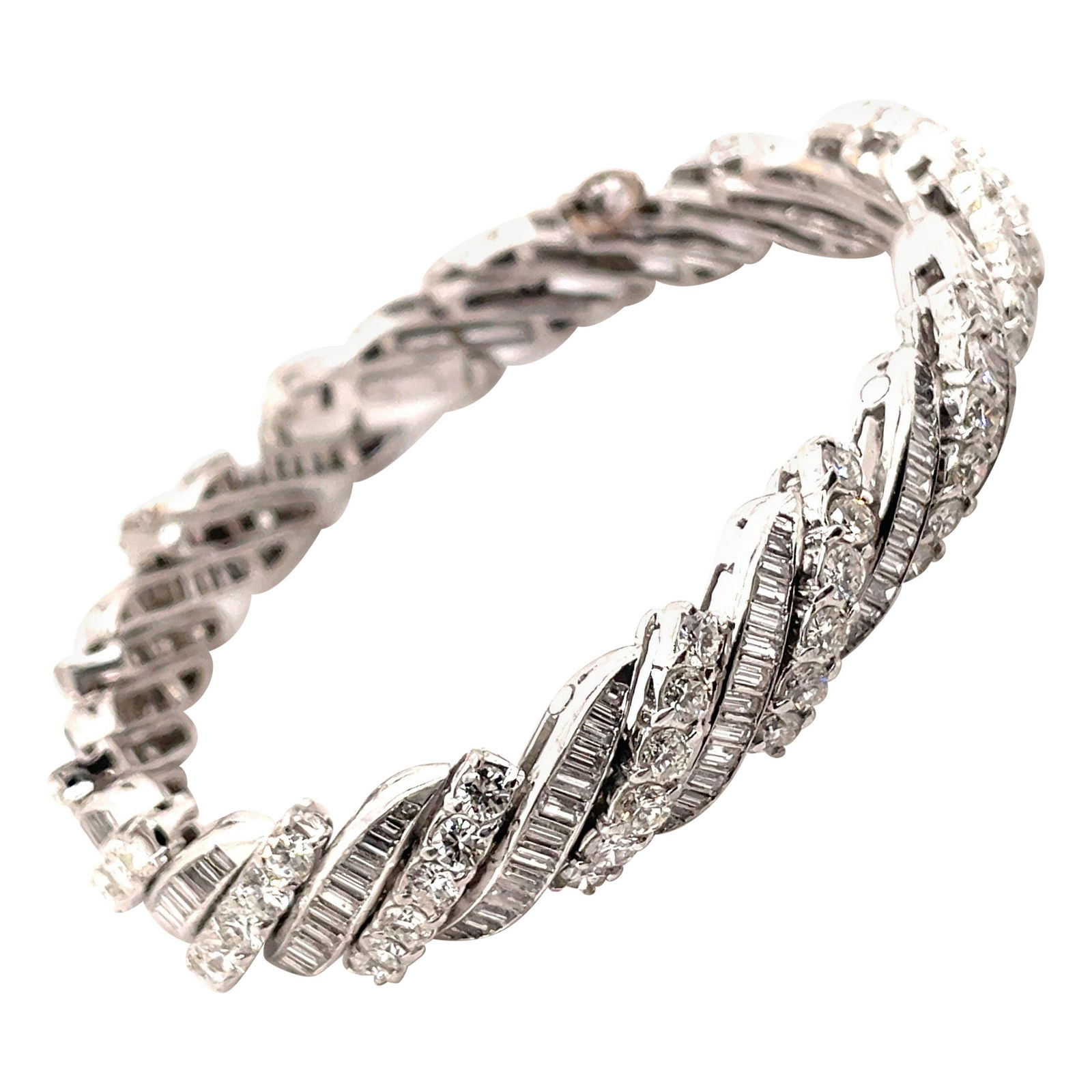 Art Deco Platinum Bracelet 17.40ct Round Baguette Diamonds Vintage: Art Deco Platinum Bracelet 17.40ct Round Baguette Diamonds Vintage This exquisite vintage bracelet showcases approximately 17.40 carats of dazzling round brilliant and baguette cut diamonds, set in lu