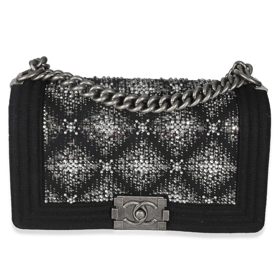 Chanel Medium Boy Bag Black Jersey Strass 2019 Gunmetal Hardware: Chanel Medium Boy Bag Black Jersey Strass 2019 Gunmetal Hardware Discover the elegance of the Chanel Black Jersey Strass Old Medium Boy Bag, a stylish shoulder bag that combines modern design with cla