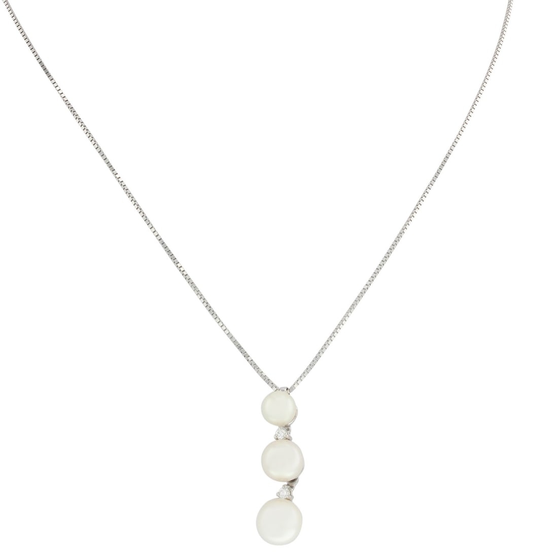Salvini 18K White Gold Diamond Pearl Drop Pendant Necklace 0.05 Ctw: Salvini 18K White Gold Diamond Pearl Drop Pendant Necklace 0.05 Ctw Elevate your jewelry collection with this exquisite Salvini Diamond Pearl Three Stone Drop Pendant Necklace, meticulously crafted in
