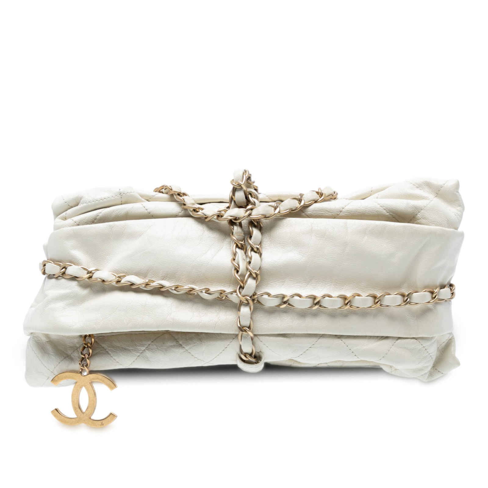 Chanel Quilted Calfskin Midnight Swim Baluchon Shoulder Bag White: Chanel Quilted Calfskin Midnight Swim Baluchon Shoulder Bag White This Chanel Quilted Calfskin Midnight Swim Baluchon Bag is a stylish shoulder bag crafted from high-quality quilted leather. It featur