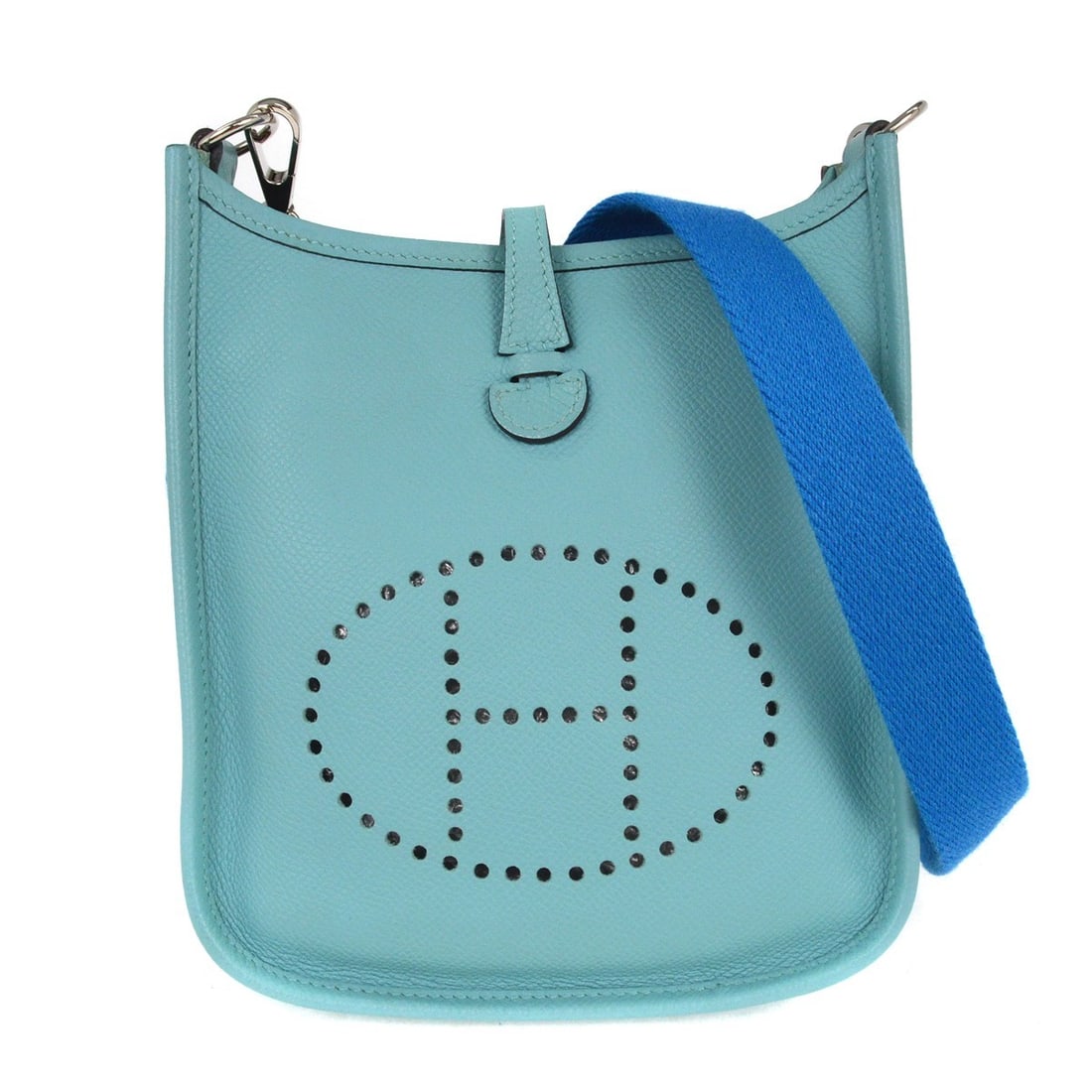 Hermes Blue Atoll Epsom Evelyne 16 Shoulder Bag CMM004: Hermes Blue Atoll Epsom Evelyne 16 Shoulder Bag CMM004 This exquisite Hermes Evelyne 16 Shoulder Bag is crafted from luxurious leather in a stunning Blue Atoll color. The bag features a sleek snap clo