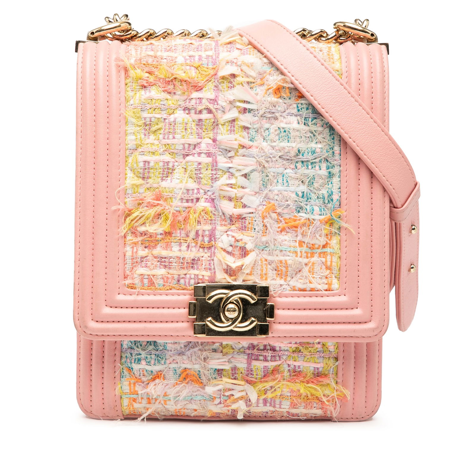 Chanel Pink Quilted Tweed Calfskin Boy Flap Crossbody Bag: Chanel Pink Quilted Tweed Calfskin Boy Flap Crossbody Bag Elevate your style with this stunning Chanel Quilted Tweed and Calfskin North South Boy Flap crossbody bag. Crafted from a luxurious tweed bod