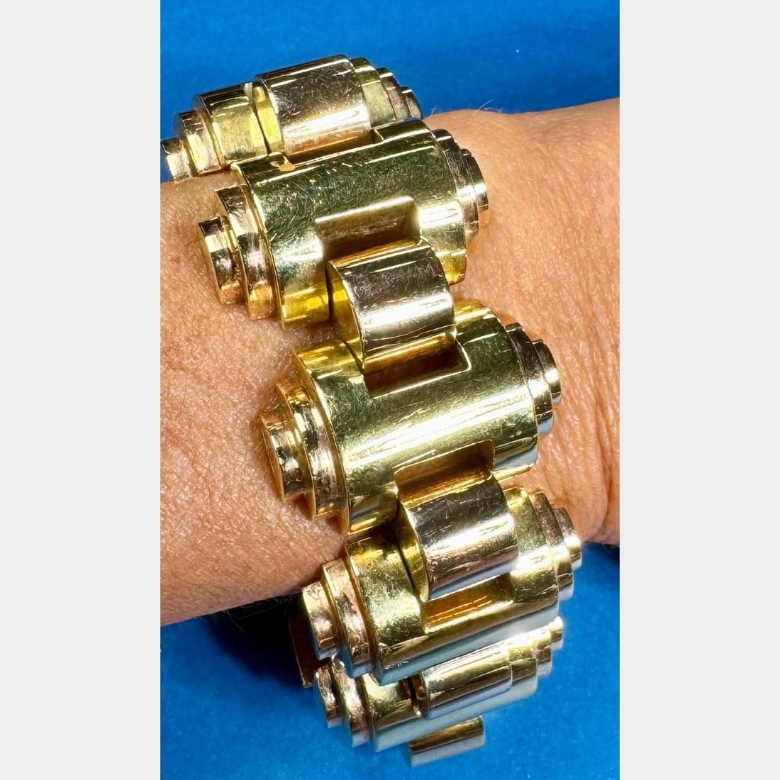 Vintage 18K Green and Rose Gold Bracelet 7.75 x 1.25 Inches (1 of 2)