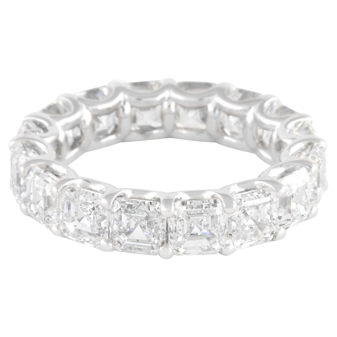 8.18ct Asscher Cut Diamond Eternity Band 18k White Gold: 8.18ct Asscher Cut Diamond Eternity Band 18k White Gold This stunning eternity band showcases 16 exquisite Asscher cut diamonds, totaling an impressive 8.18 carats. Each diamond is graded F/G for colo