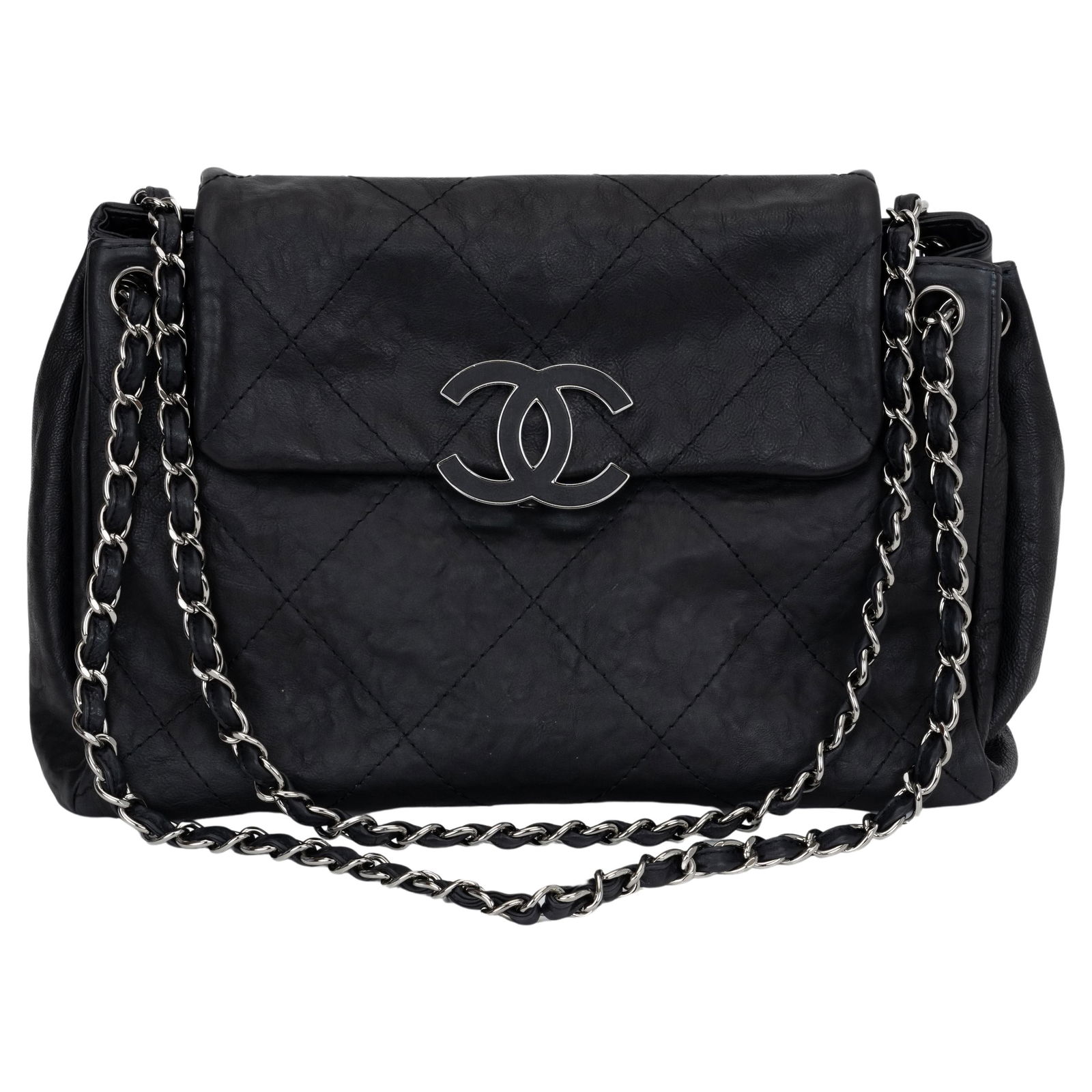 Chanel Collection 15 Black Quilted Shoulder Bag with Silver Tone Hardware: Chanel Collection 15 Black Quilted Shoulder Bag with Silver Tone Hardware Introducing a stunning Chanel Black Flat Quilted Shoulder Bag, a timeless accessory that combines elegance with functionality.