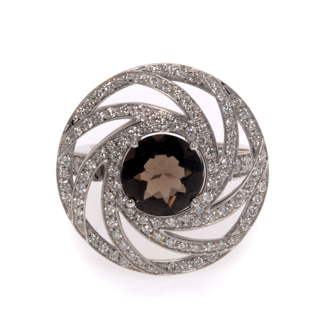 Luca Carati 18K White Gold Smoky Quartz Diamond Cocktail Ring 1.18 Cttw: Luca Carati 18K White Gold Smoky Quartz Diamond Cocktail Ring 1.18 Cttw This exquisite Luca Carati ring showcases a stunning blend of smoky quartz and diamonds, all set in luxurious 18K white gold. Th