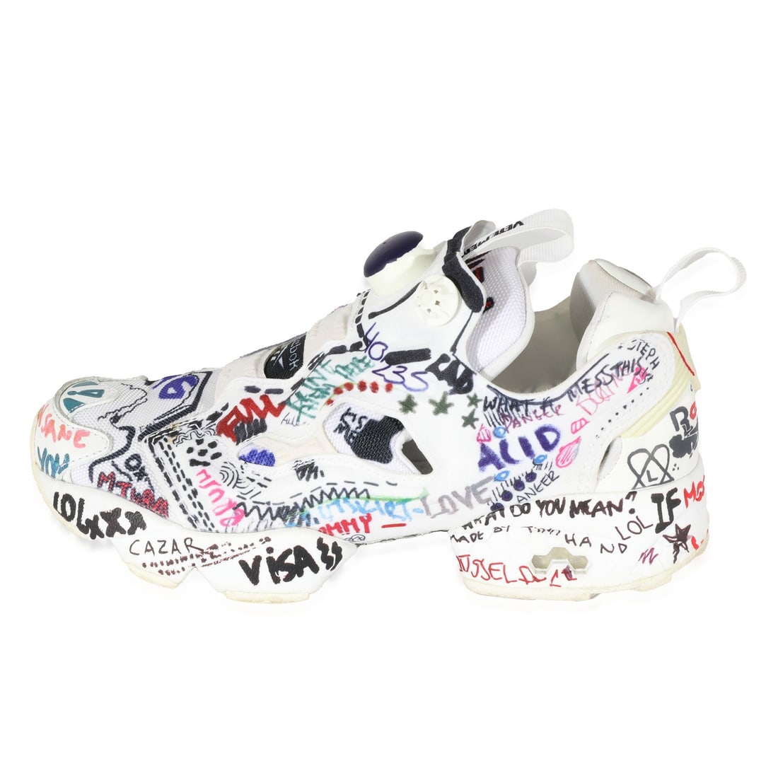 Reebok Vetements x InstaPump Fury Graffiti White Men's Sneakers: Reebok Vetements x InstaPump Fury Graffiti White Men's Sneakers Introducing the Vetements x InstaPump Fury 'Graffiti - White', a striking sneaker that merges fashion with functionality. Designed for m