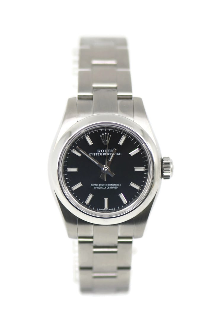 Rolex Oyster Perpetual 176200 26mm Stainless Steel Watch with Box: Rolex Oyster Perpetual 176200 26mm Stainless Steel Watch with Box Discover the timeless elegance of the Rolex Oyster Perpetual 176200 wristwatch. This exquisite timepiece features a durable stainless