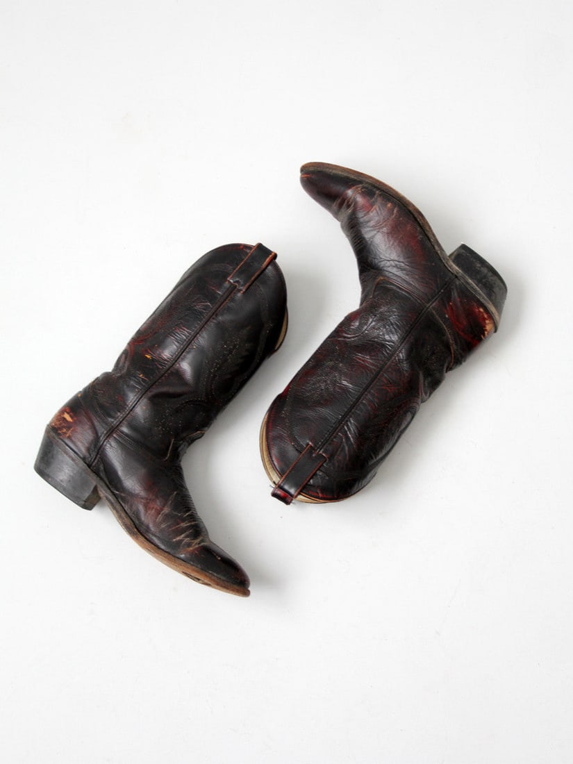 Vintage Black Leather Cowboy Boots Men's Size 9 with Burgundy Undertones (1 of 7)