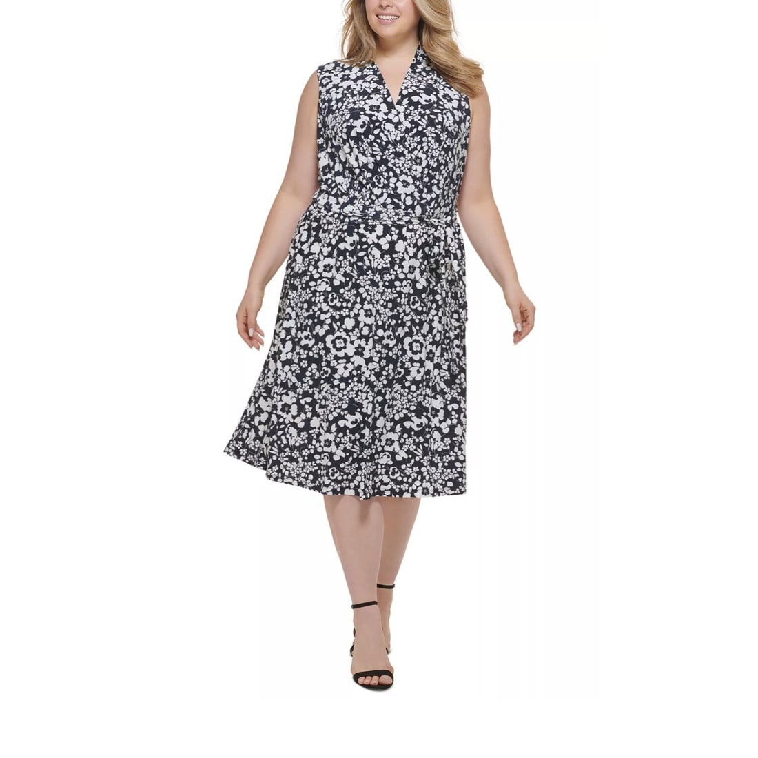 Tommy Hilfiger Plus Size Floral Fit & Flare Dress 20W Blue White: Tommy Hilfiger Plus Size Floral Fit & Flare Dress 20W Blue White Elevate your wardrobe with this Tommy Hilfiger Plus Size Fit & Flare Dress, featuring a vibrant floral pattern in blue and white. Craft