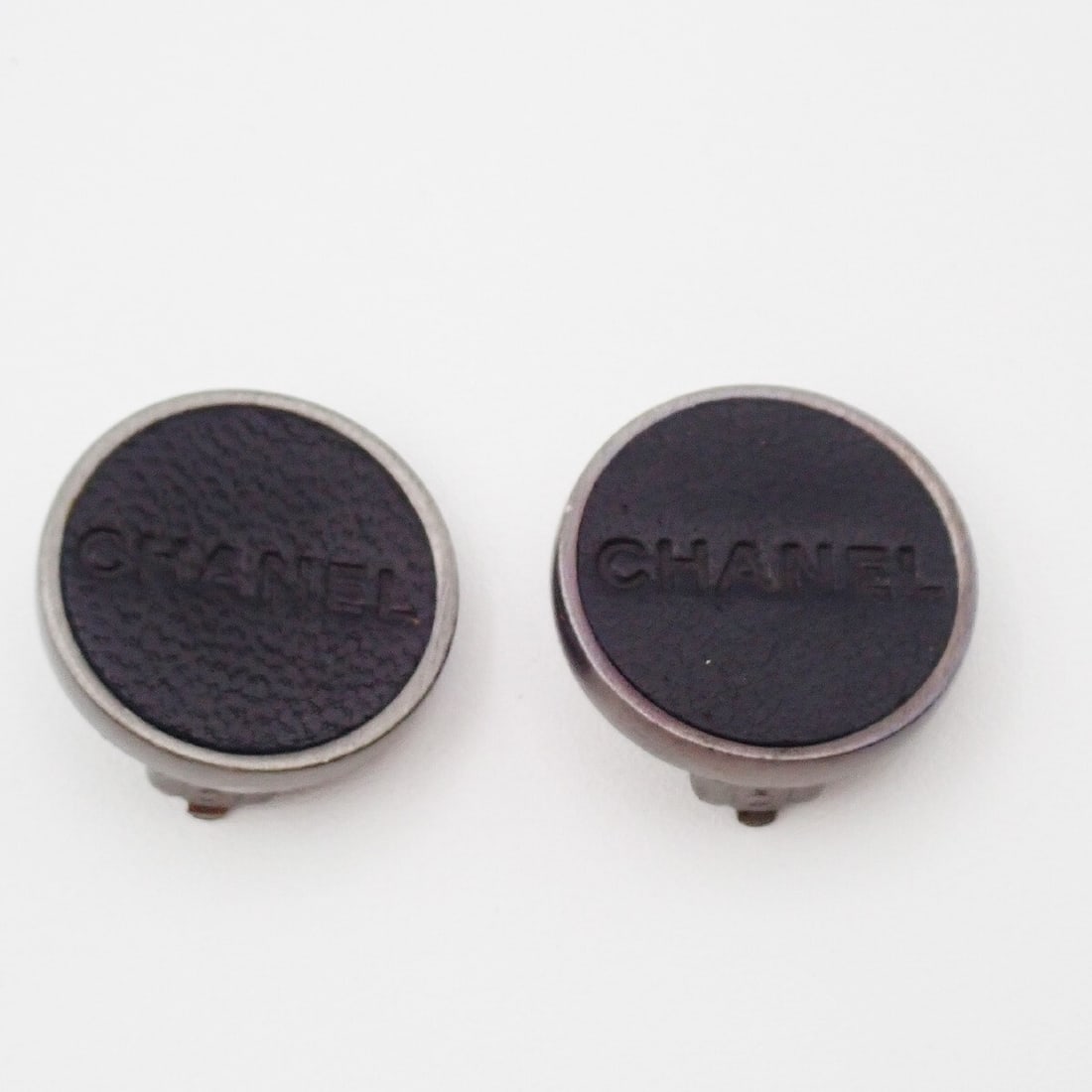 Vintage Chanel Clip-On Earrings with Black Silver CC Round Design (1 of 1)