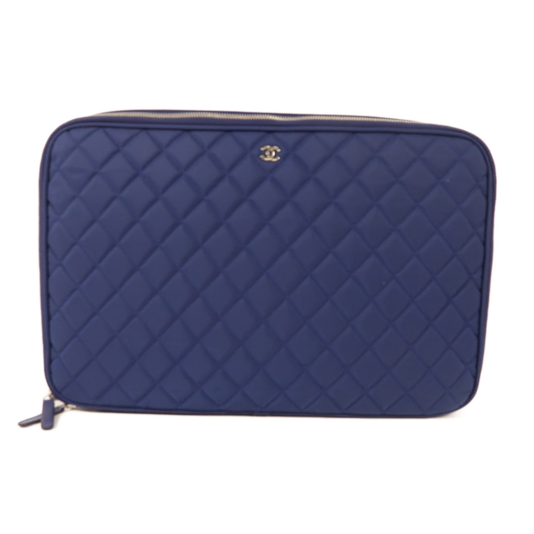 CHANEL CC Nylon Laptop Bag Blue 9.8in Height: CHANEL CC Nylon Laptop Bag Blue 9.8in Height Elevate your accessory collection with this stylish CHANEL CC Laptop Bag, crafted from premium nylon in a striking blue hue. Designed for functionality and