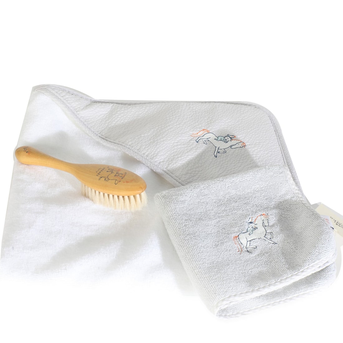 Cabriole Bath Set in Gris Perle Fabric with Box and Ribbon: Cabriole Bath Set in Gris Perle Fabric with Box and Ribbon This Hermes Cabriole Bath Set in Gris Perle features a sophisticated gray and white color palette with fabric construction. Designed as a hom