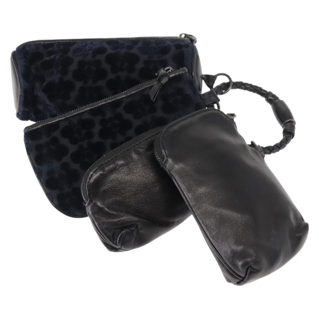 BOTTEGA VENETA Navy Leather Pouch with 4 Hooks Authentic Italy: BOTTEGA VENETA Navy Leather Pouch with 4 Hooks Authentic Italy This Bottega Veneta pouch is a stylish accessory crafted in Italy, made from high-quality leather in a classic navy color. Its compact de