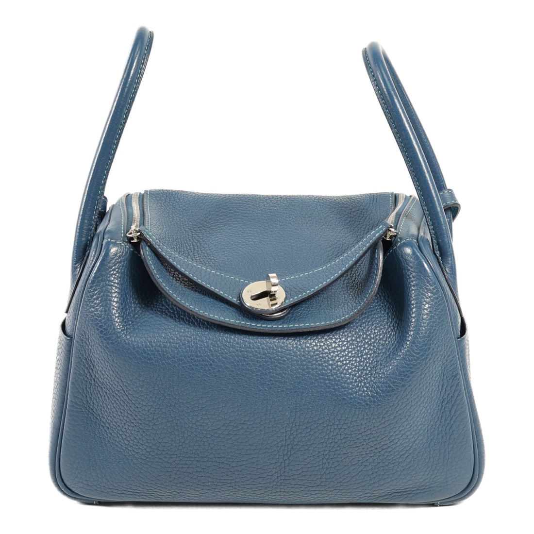 HERMES Lindy 26 2Way Shoulder Bag Clemence Leather Bleu Colvert: HERMES Lindy 26 2Way Shoulder Bag Clemence Leather Bleu Colvert This HERMES Lindy 26 2Way Shoulder Bag is crafted from high-quality Clemence leather, showcasing a beautiful blend of Bleu Colvert and T