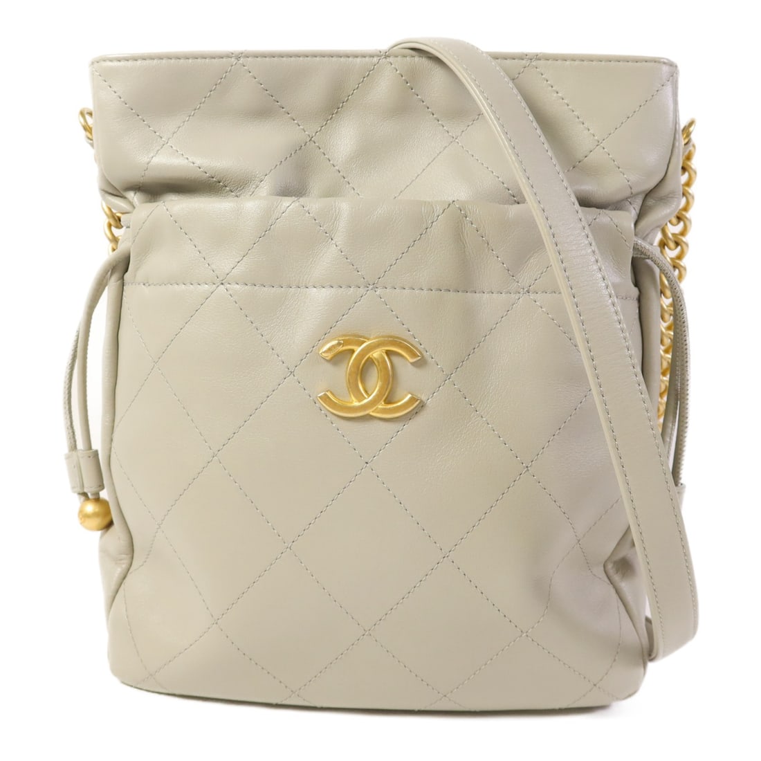 CHANEL Beige Calfskin Leather Shoulder Bag GHW: CHANEL Beige Calfskin Leather Shoulder Bag GHW This elegant CHANEL shoulder bag is crafted from luxurious beige calfskin leather, showcasing the brand's iconic style. With a height of 9.4 in, a depth