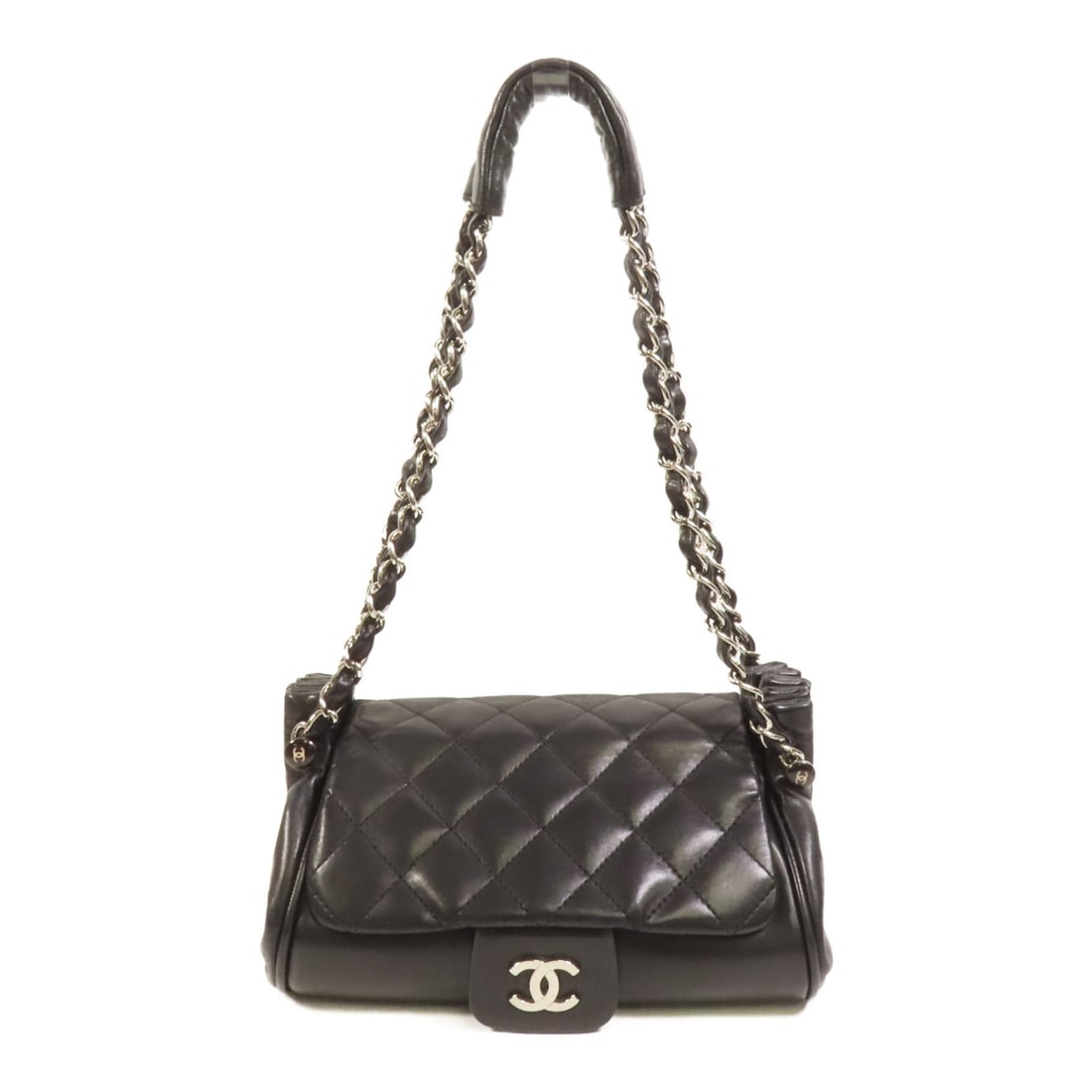 Black Lambskin Chanel Shoulder Bag with Silver Chain CC Logo (1 of 15)
