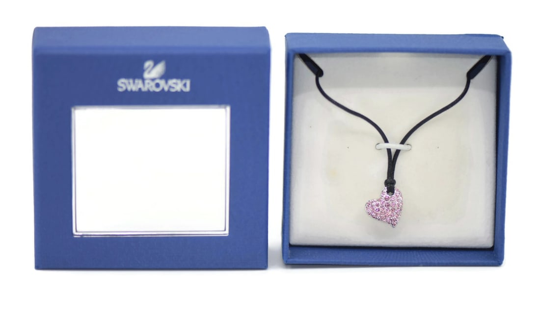 Swarovski Iconic Heart Crystal Pendant Necklace 17 Inch Authentic (1 of 5)