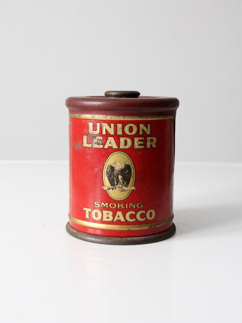 Vintage Union Leader Tobacco Tin with Eagle Crest (1 of 12)