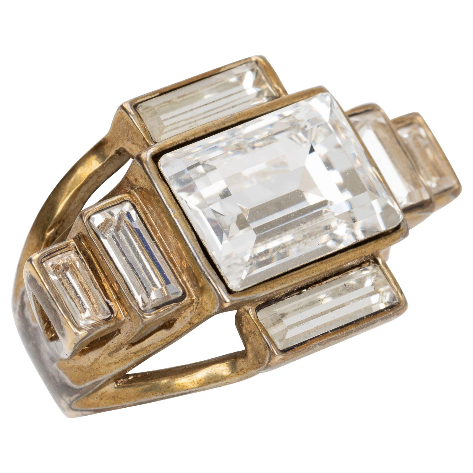 Givenchy Oversize Silver Baguette Crystal Cocktail Ring 2016: Givenchy Oversize Silver Baguette Crystal Cocktail Ring 2016 Make a bold statement with this Givenchy Oversize Crystal Cocktail Ring, featuring a striking design that enhances any outfit. Crafted in s