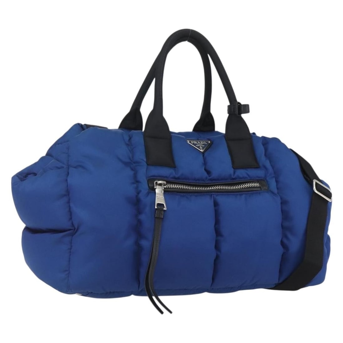 PRADA Blue Silver Nylon Boston Bag 2way Auth 159437SAV: PRADA Blue Silver Nylon Boston Bag 2way Auth 159437SAV Introducing the PRADA Boston Bag, an exquisite blend of style and functionality crafted in Italy. This stunning bag features a durable nylon exte