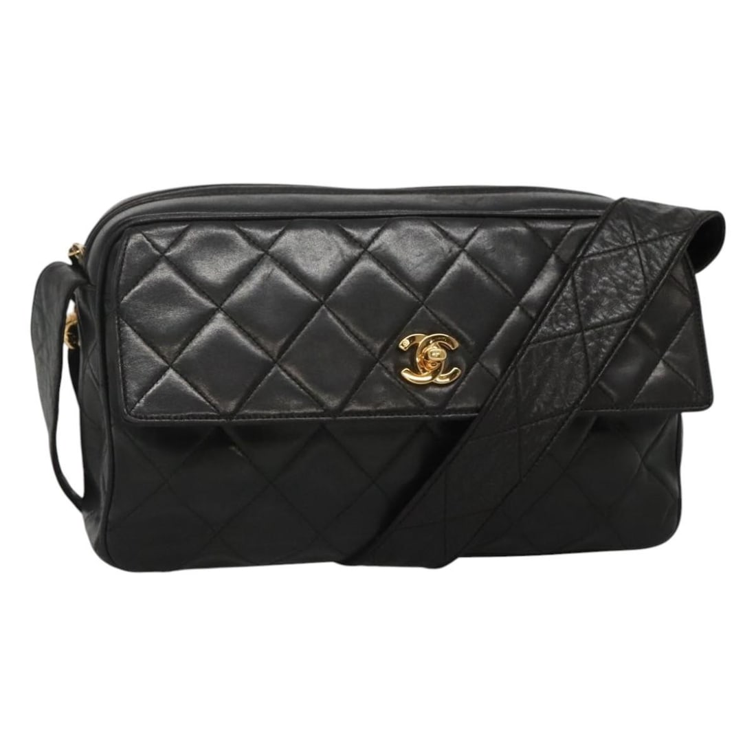 Black Matelasse Shoulder Bag by Chanel with Front Pocket Vintage: Black Matelasse Shoulder Bag by Chanel with Front Pocket Vintage This pre-owned CHANEL Matelasse shoulder bag features a front pocket design and is crafted in black material. The bag is intended for f