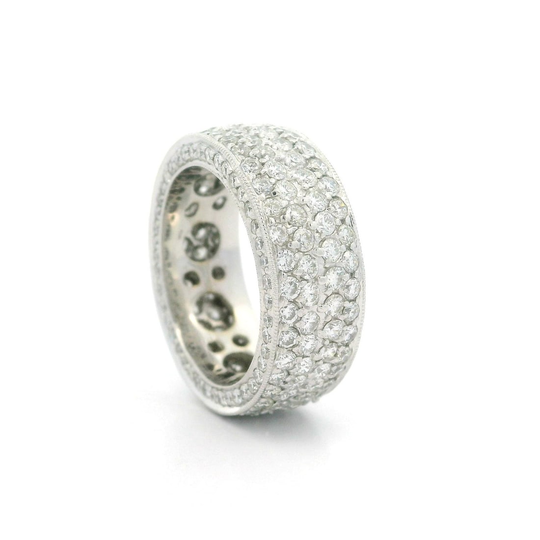 18k White Gold 4.0ctw Diamond Pave Eternity Band Ring Size 5.5: 18k White Gold 4.0ctw Diamond Pave Eternity Band Ring Size 5.5 This stunning eternity band ring is crafted from solid 18k white gold, featuring a beautiful pave setting adorned with numerous natural r