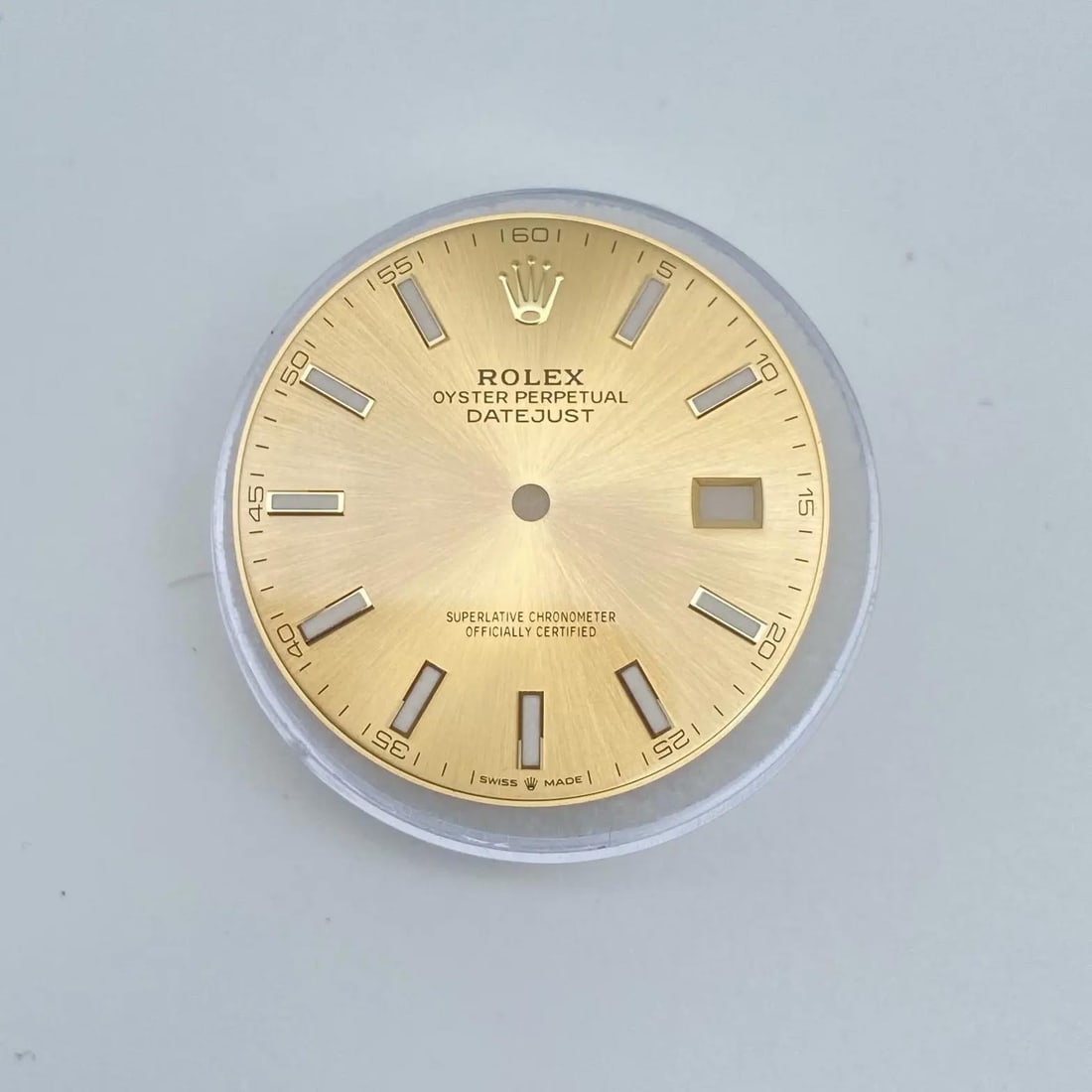 Rolex Datejust 41mm Champagne Stick Dial 126333 126303 Luxury: Rolex Datejust 41mm Champagne Stick Dial 126333 126303 Luxury This pre-owned Rolex Champagne Stick Dial is designed specifically for the Datejust 41mm models 126333 and 126303. It features a luxurious