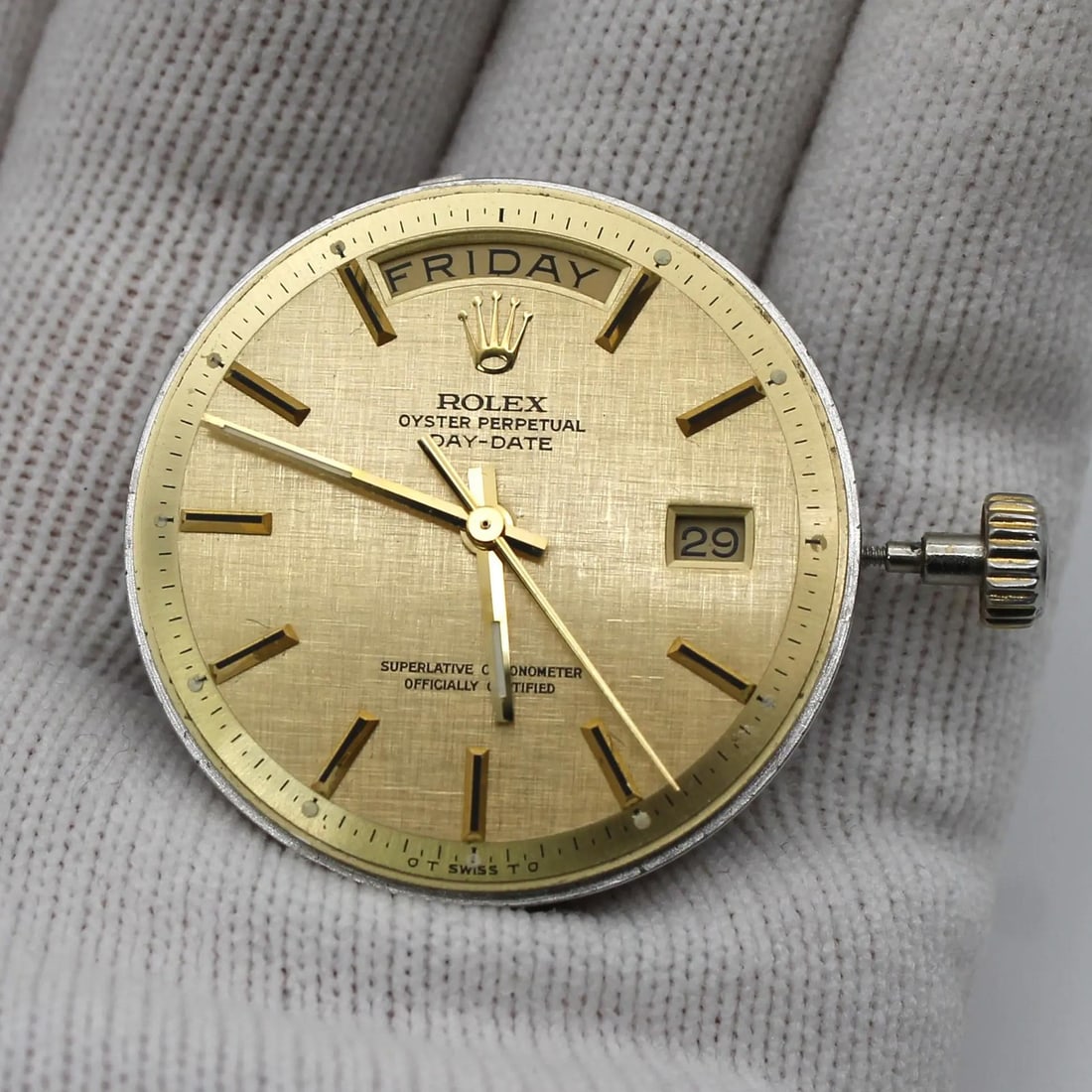 Rolex Oyster Perpetual Day-Date 1556 Luxury Mechanical Movement: Rolex Oyster Perpetual Day-Date 1556 Luxury Mechanical Movement This Rolex Oyster Perpetual Day-Date features a sophisticated linen dial and operates with a reliable mechanical (automatic) movement. D