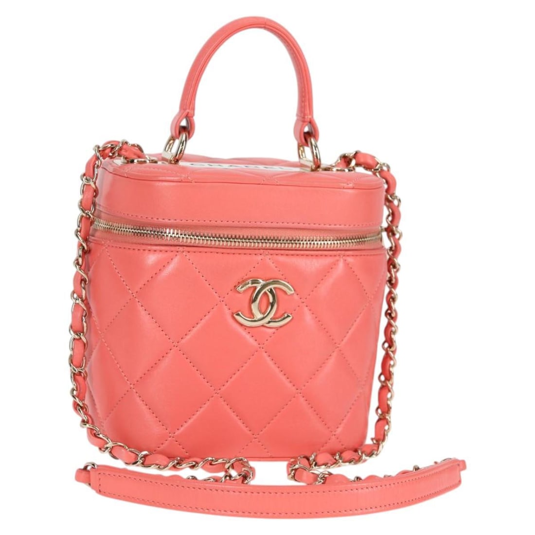 Pink Chanel Vanity Chain Bag Classic Top Handle Design: Pink Chanel Vanity Chain Bag Classic Top Handle Design This Chanel Classic Top Handle Vanity Case with Chain in pink features a pristine exterior and interior, with no notable scratches or marks. Desi