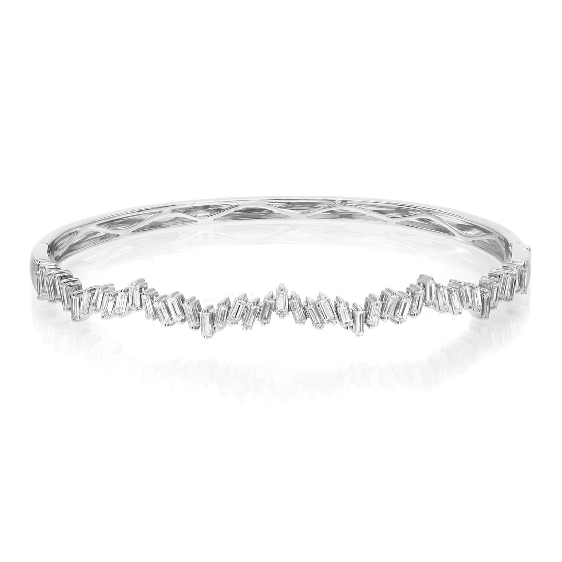 Rachel Koen 18K White Gold Baguette Cut Diamond Bangle Bracelet 1.57ctw: Rachel Koen 18K White Gold Baguette Cut Diamond Bangle Bracelet 1.57ctw Elevate your accessory collection with this exquisite Baguette Cut Diamond Bangle Bracelet, crafted from luxurious 18K white gol