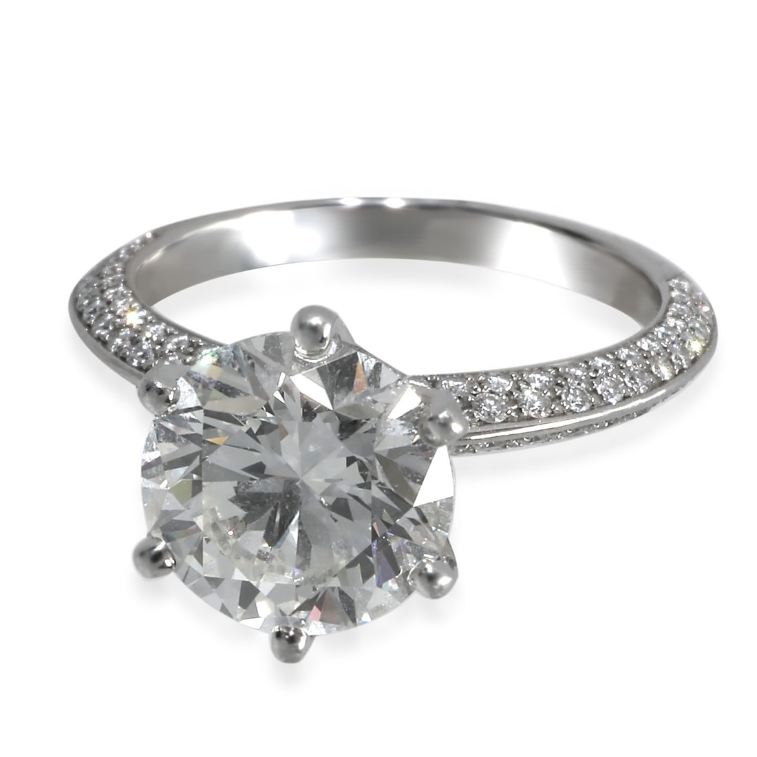 Tiffany & Co. 2.57 ct Round Brilliant Diamond Engagement Ring with Certificate: Tiffany & Co. 2.57 ct Round Brilliant Diamond Engagement Ring with Certificate This exquisite Tiffany & Co. engagement ring features a stunning 2.57 ct round brilliant diamond at its center, showcasin