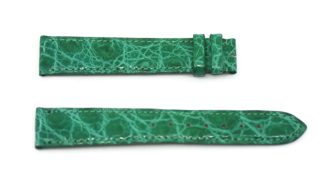 Cartier Authentic Green Leather Watch Strap 19mm: Cartier Authentic Green Leather Watch Strap 19mm This exquisite Cartier green leather strap is designed for wristwatches, offering a stylish and sophisticated upgrade to your timepiece. Crafted with h