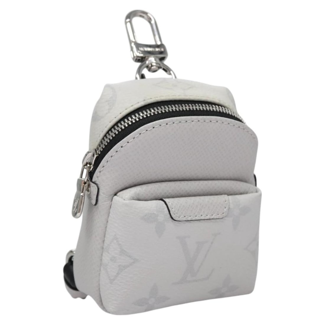 Charms Porte Monnaie White Wallet by Louis Vuitton: Charms Porte Monnaie White Wallet by Louis Vuitton This pre-owned Louis Vuitton Charms Porte Monnaie wallet in white features signs of use, including rubbing and stains on the surface, slight scratche