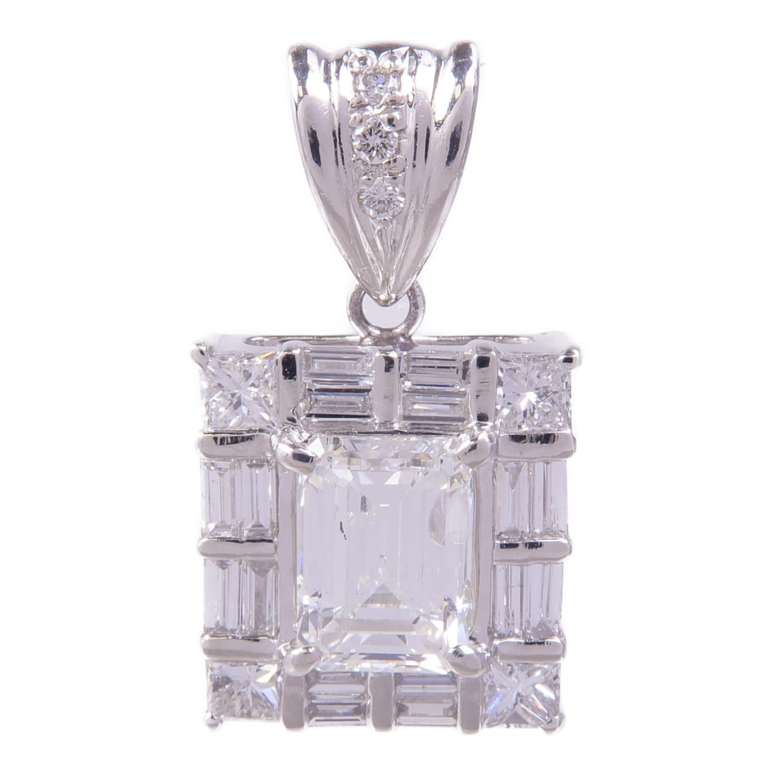 JEWELRY Diamond Pendant Top in PT900 Platinum (1 of 8)