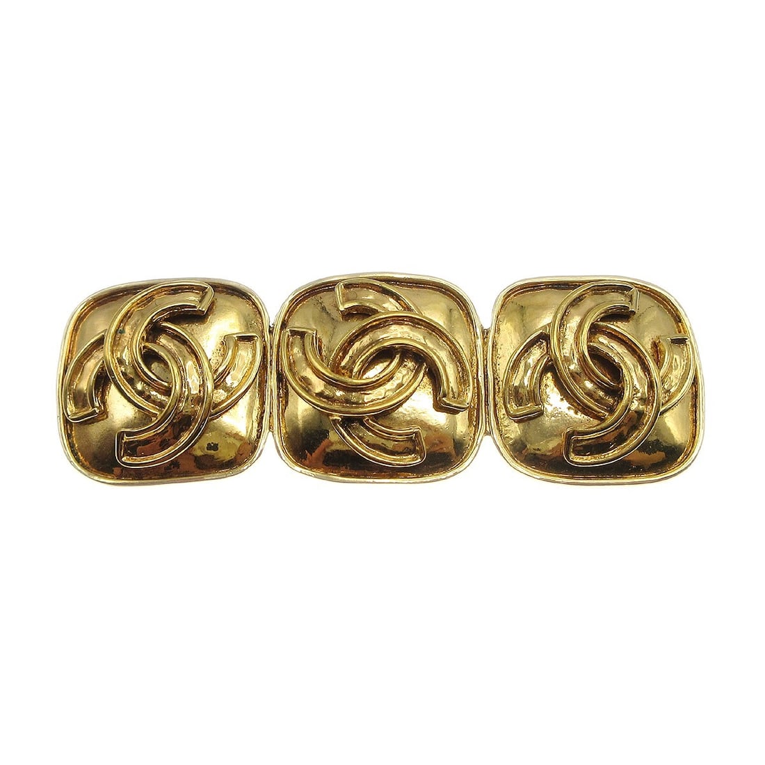 Chanel 94P Triple CC Gold-Plated Brooch Pin 3in: Chanel 94P Triple CC Gold-Plated Brooch Pin 3in This exquisite Chanel Triple CC Brooch Pin features a stunning gold-plated finish, showcasing the iconic interlocking CC logo. With an item length of 3