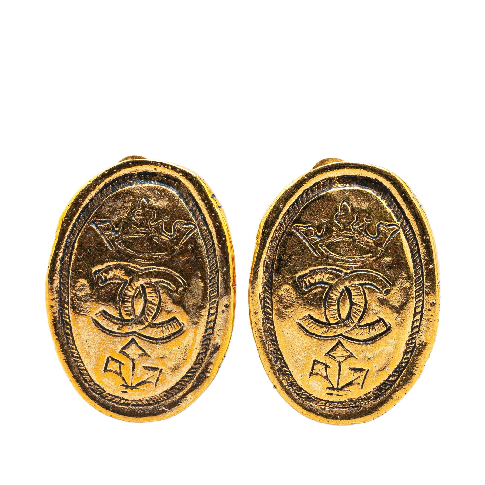 Chanel Gold Plated CC Crown Clip On Earrings Vintage Style: Chanel Gold Plated CC Crown Clip On Earrings Vintage Style Add a touch of elegance to your ensemble with these Chanel Gold Plated CC Crown Clip On Earrings. Crafted from gold plated metal, these fashi
