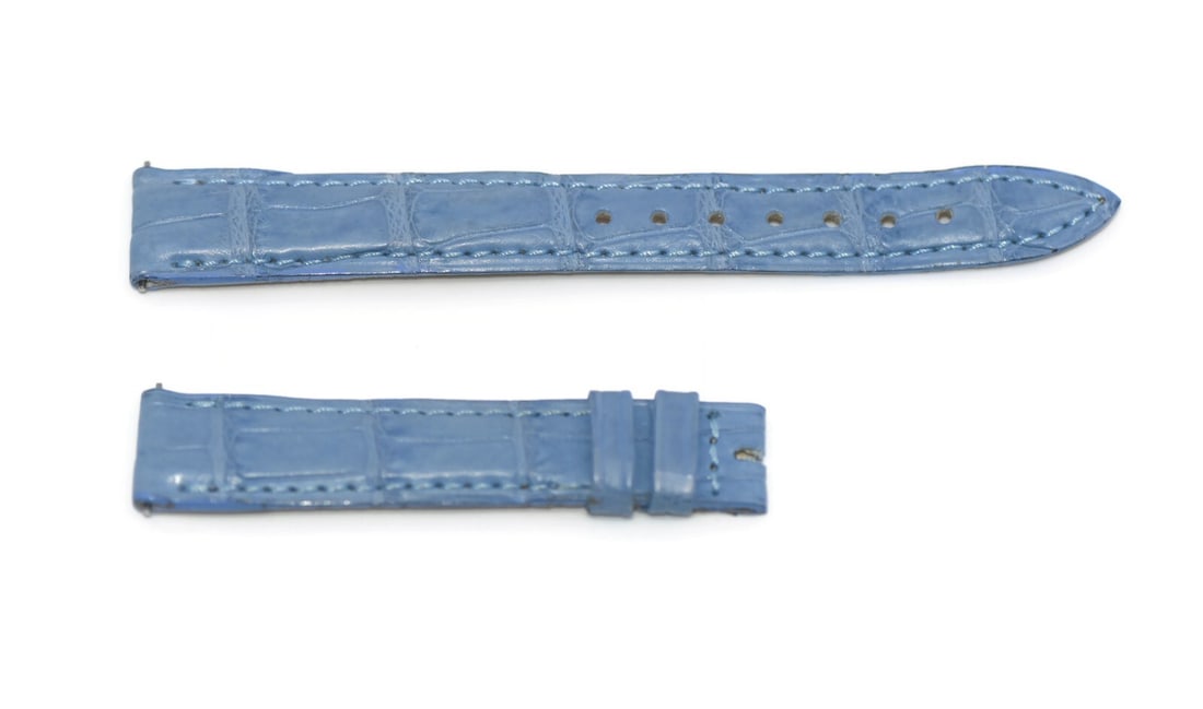 David Yurman Authentic Light Grey 14mm Wristwatch Band: David Yurman Authentic Light Grey 14mm Wristwatch Band This David Yurman wristwatch band features a stylish light grey strap, perfect for adding a touch of sophistication to your timepiece. With a ban