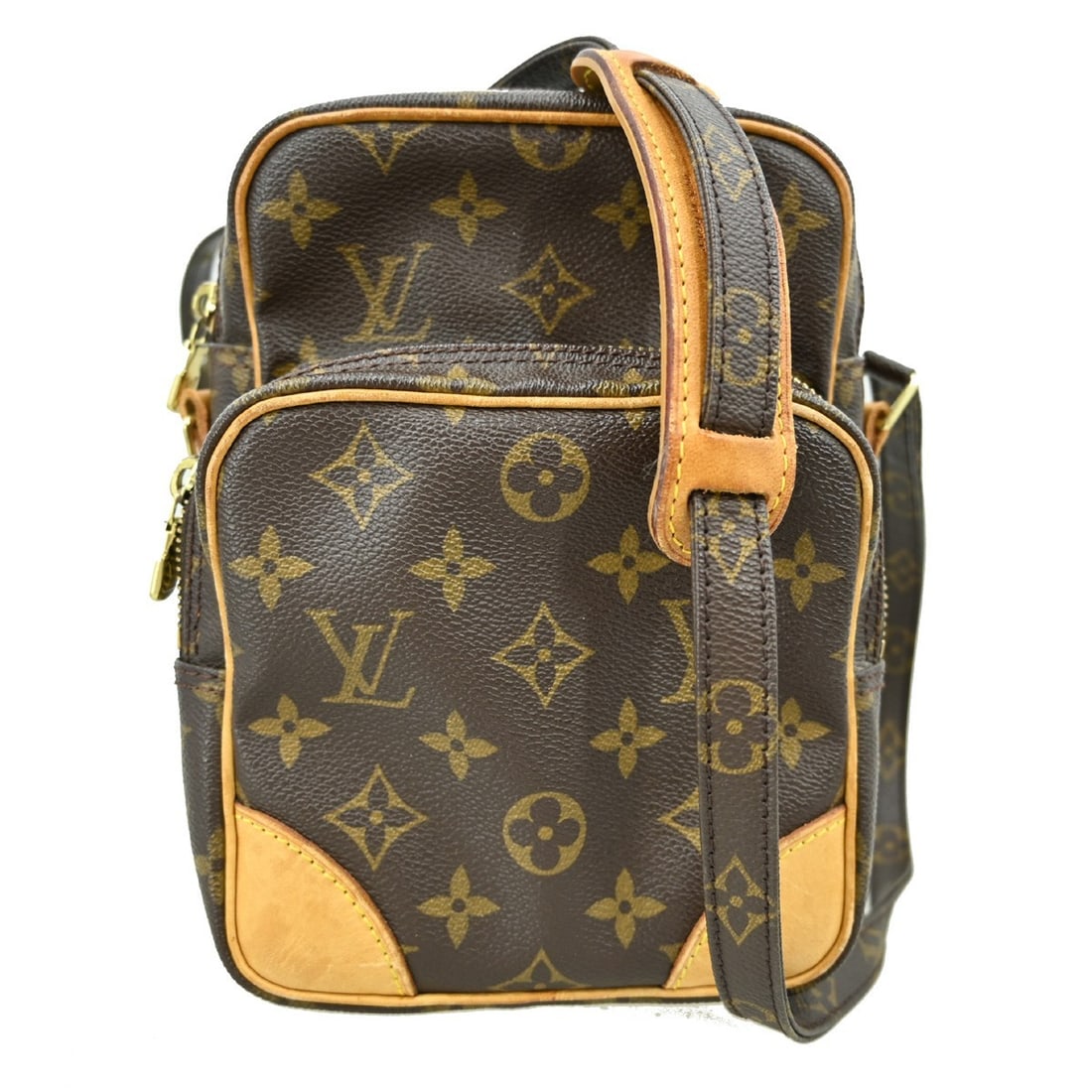 Louis Vuitton Amazon Monogram Crossbody Bag M45236 Vintage: Louis Vuitton Amazon Monogram Crossbody Bag M45236 Vintage This vintage Louis Vuitton Amazon crossbody shoulder bag features the iconic Monogram pattern in rich brown hues. Designed for versatility, i
