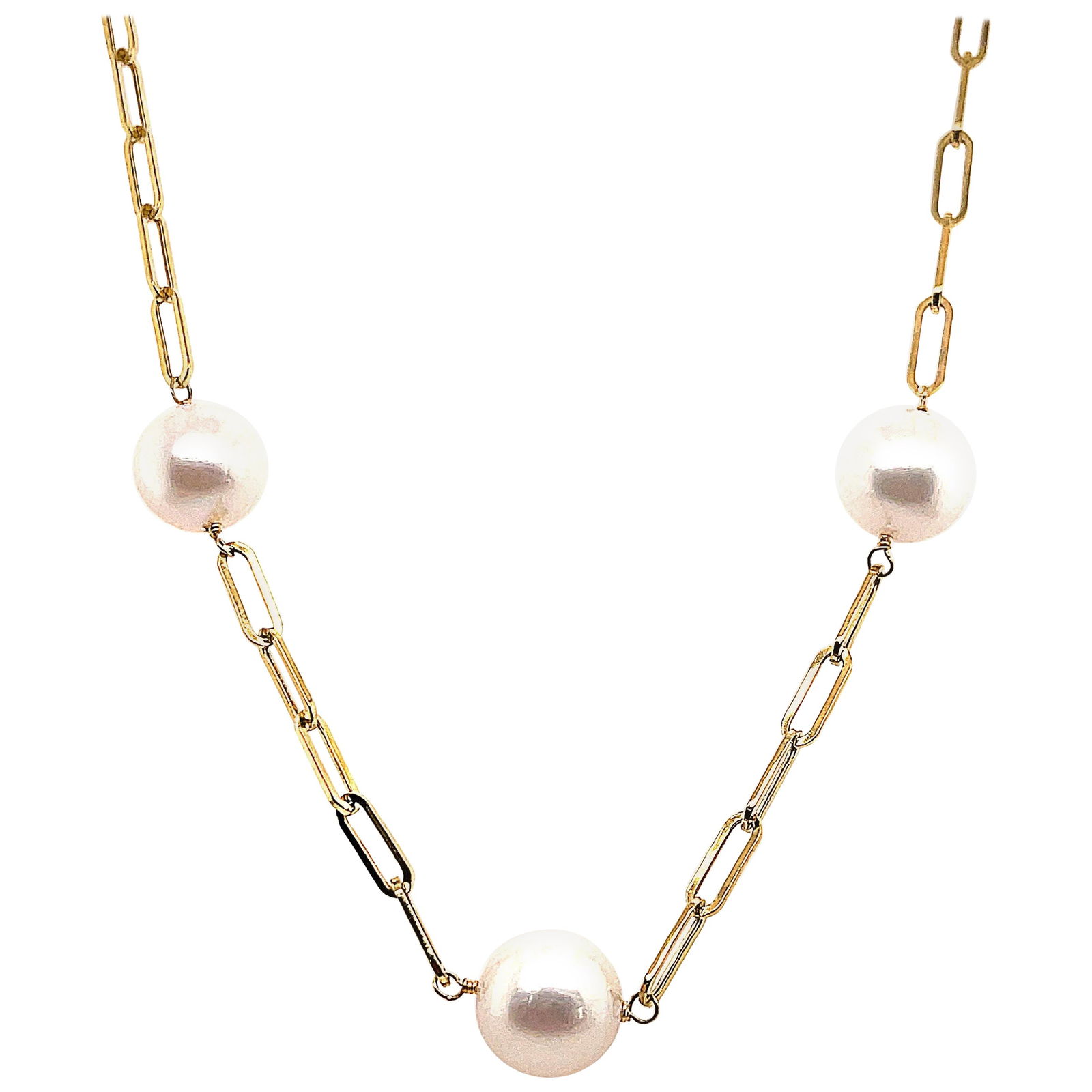 14K Yellow Gold Paperclip Freshwater Pearl Necklace by Harbor Diamonds: 14K Yellow Gold Paperclip Freshwater Pearl Necklace by Harbor Diamonds This elegant necklace features a striking design crafted from 14K yellow gold, showcasing a contemporary style. The necklace is a